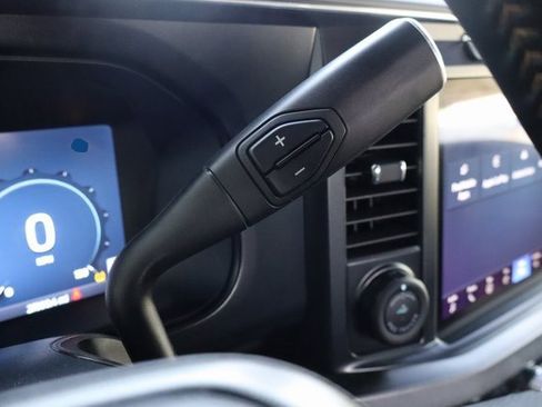 Used 2024 Ford F350 Platinum image 31