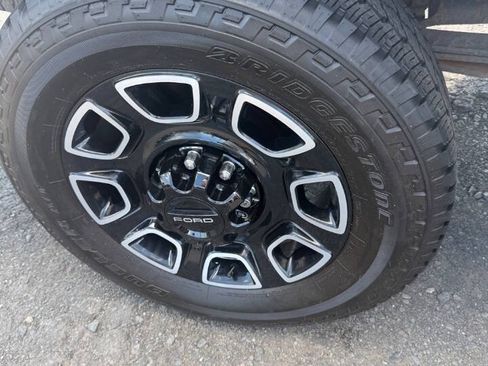 Used 2019 Ford F250 Platinum w/ Platinum Ultimate Package AWD/4WD image 21