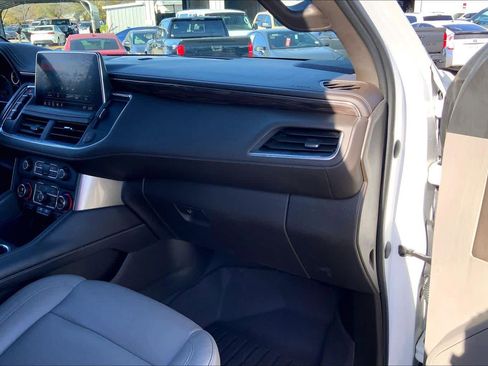 Used 2021 Chevrolet Tahoe Z71 w/ Z71 Signature Package image 17