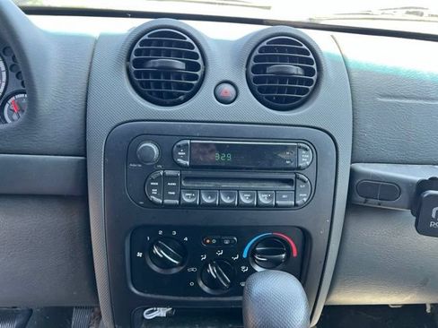 Used 2007 Jeep Liberty Sport AWD/4WD image 16