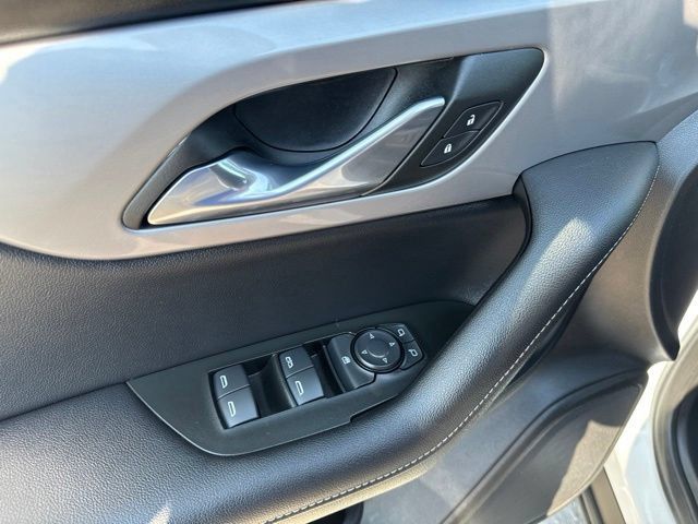 Used 2025 Chevrolet Blazer LT FWD image 14