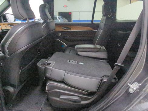 Used 2025 Jeep Grand Cherokee L Summit AWD/4WD image 32