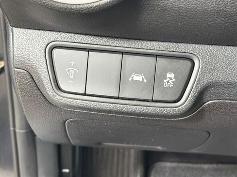 Used 2020 Kia Forte LXS FWD image 13