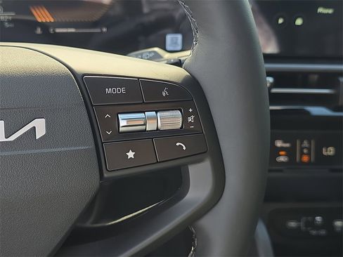 New 2026 Kia Sportage EX image 36