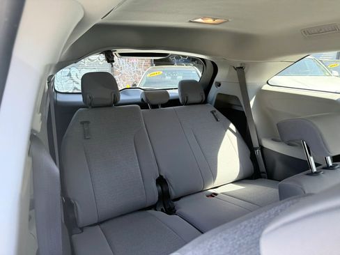 Used 2024 Toyota Sienna LE w/ LE Plus Package AWD/4WD image 22