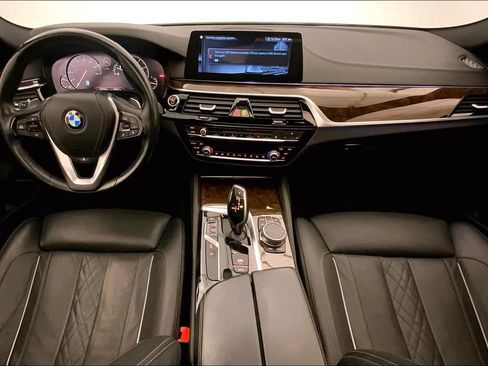 Used 2018 BMW 530i xDrive AWD/4WD image 16