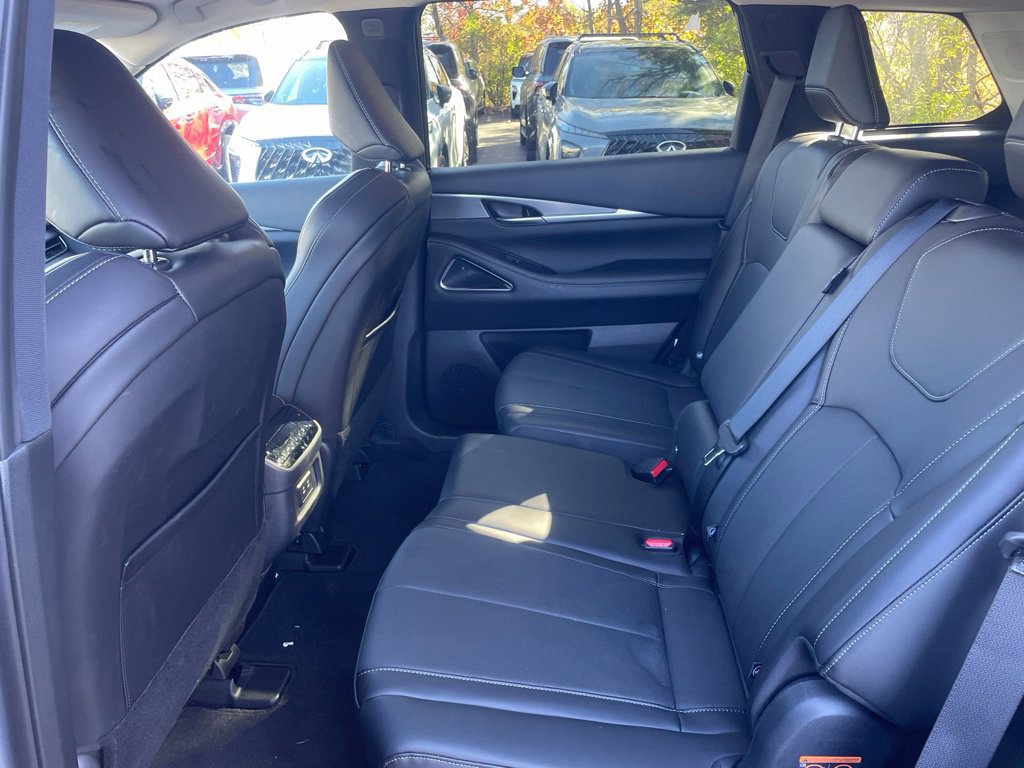 Certified 2027 INFINITI QX60 Luxe w/ Cargo Package AWD/4WD image 29