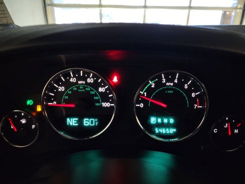 Used 2017 Jeep Wrangler Unlimited Sport w/ Connectivity Group image 38