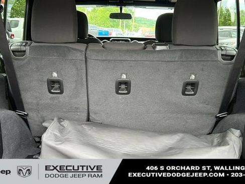 Used 2023 Jeep Wrangler Unlimited Sport AWD/4WD image 25