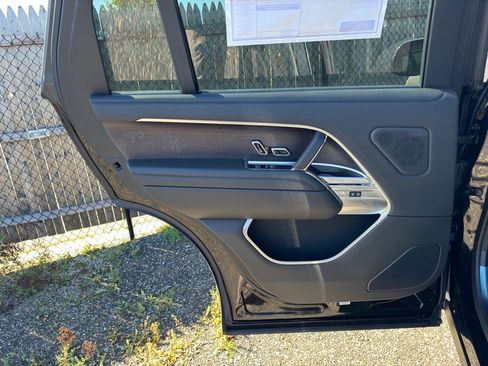 New 2025 Land Rover Range Rover Long Wheelbase SE image 15