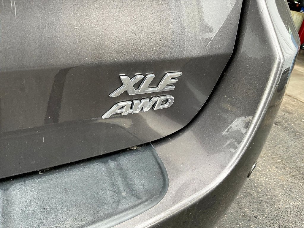 Used 2017 Toyota Sienna XLE Premium AWD/4WD image 22
