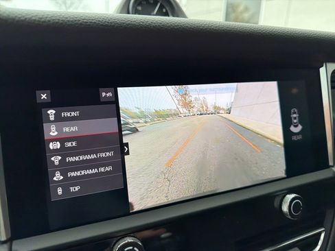 Used 2023 Porsche Macan S image 12