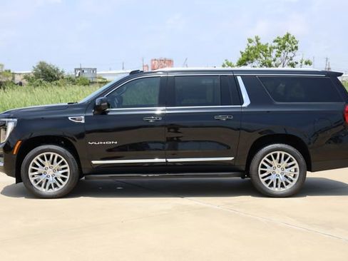 New 2026 GMC Yukon XL Elevation w/ Elevation Premium Package RWD image 5