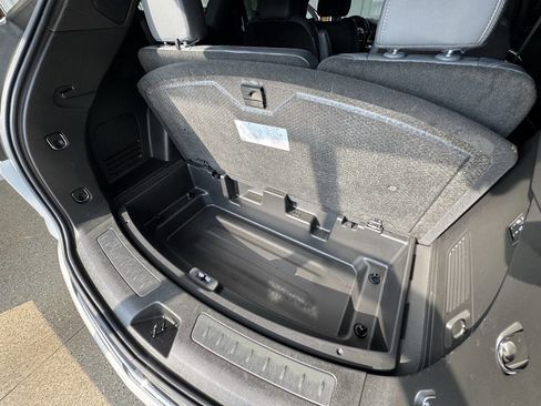 Used 2024 Buick Enclave Premium image 18