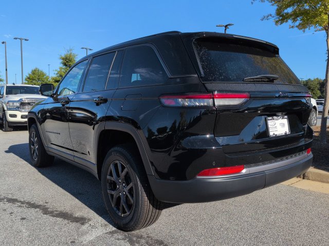 New 2027 Jeep Grand Cherokee Altitude RWD image 6