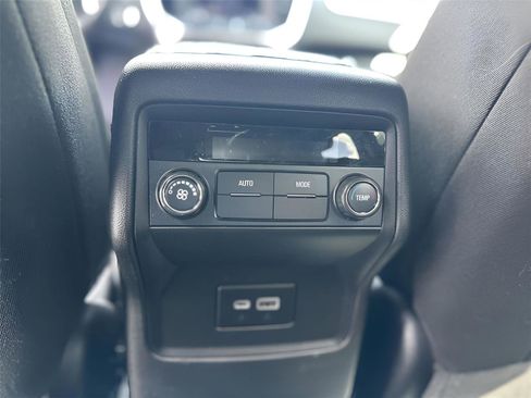 Used 2020 GMC Acadia SLE AWD/4WD image 15