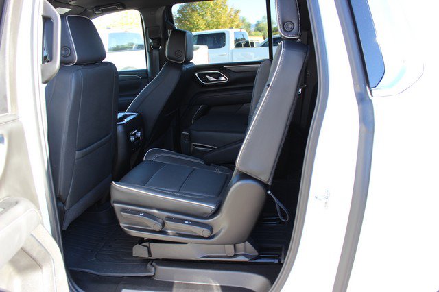Used 2024 GMC Yukon XL SLT w/ SLT Luxury Package AWD/4WD image 8