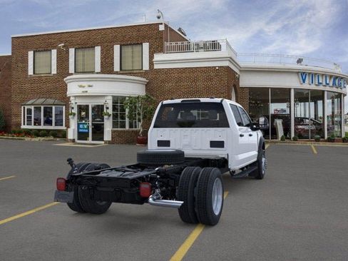 New 2025 Ford F550 4x4 Crew Cab image 18