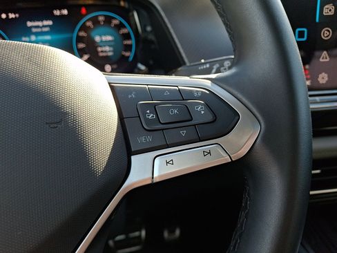 Certified 2025 Volkswagen Atlas Peak Edition SE image 21