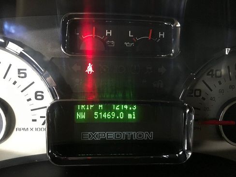 Used 2013 Ford Expedition XLT RWD image 23