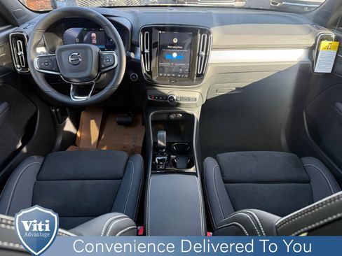 New 2026 Volvo XC40 B5 Ultra w/ Protection Package Premier image 2