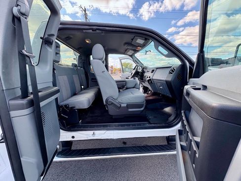 Used 2013 Ford F250 XLT w/ XLT Value Pkg image 38