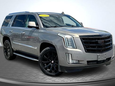 Used 2018 Cadillac Escalade 2WD image 3