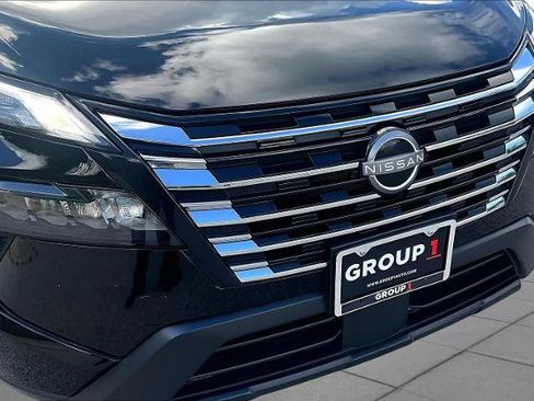 Certified 2025 Nissan Rogue SV FWD image 29
