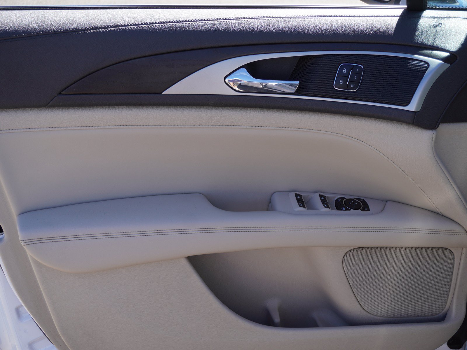 Used 2017 Lincoln MKZ Reserve w/ Technology Package FWD image 19