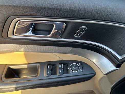 Used 2016 Ford Explorer XLT w/ Equipment Group 201A image 17