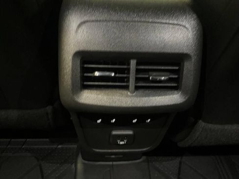 Used 2022 Chevrolet Equinox Premier AWD/4WD image 29