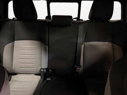 Used 2025 Toyota Tacoma TRD Sport w/ TRD Sport Upgrade Package image 15