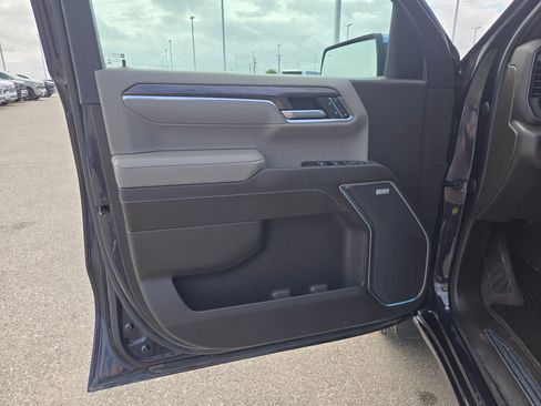 Used 2023 Chevrolet Silverado 1500 LTZ image 12