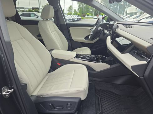 Used 2025 Audi Q6 e-tron Premium Plus w/ Premium Plus AWD/4WD image 27
