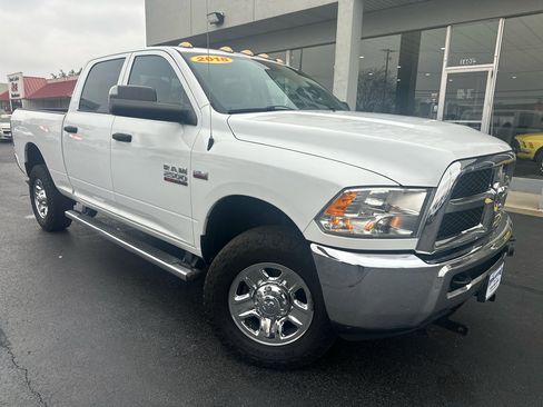 Used 2018 RAM 2500 Tradesman w/ Chrome Appearance Group image 2