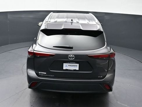 Used 2024 Toyota Highlander XLE image 31