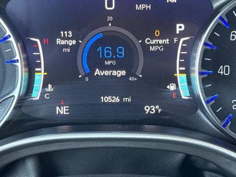 Used 2025 Chrysler Pacifica Select FWD image 30