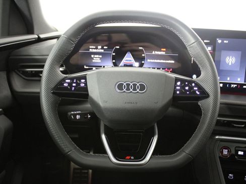 Used 2025 Audi SQ5 Premium Plus image 15