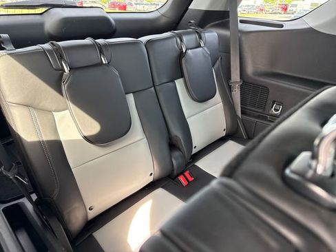 Used 2023 Ford Explorer XLT w/ Equipment Group 202A AWD/4WD image 16