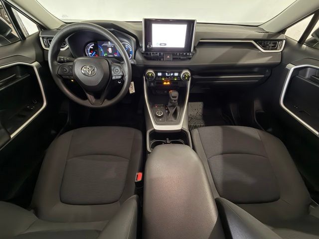 Used 2025 Toyota RAV4 LE AWD/4WD image 14