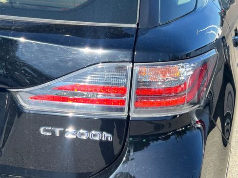 Used 2013 Lexus CT 200h image 17