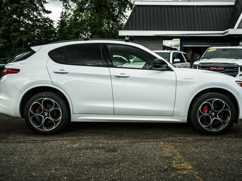 Used 2022 Alfa Romeo Stelvio Veloce AWD/4WD image 14