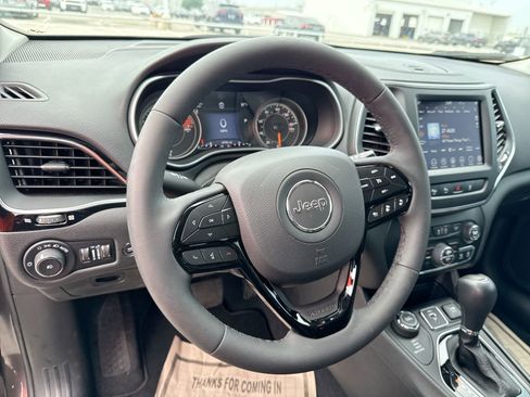 Used 2023 Jeep Cherokee Altitude Lux AWD/4WD image 11