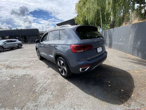 Used 2024 Volkswagen Taos SE AWD/4WD image 4