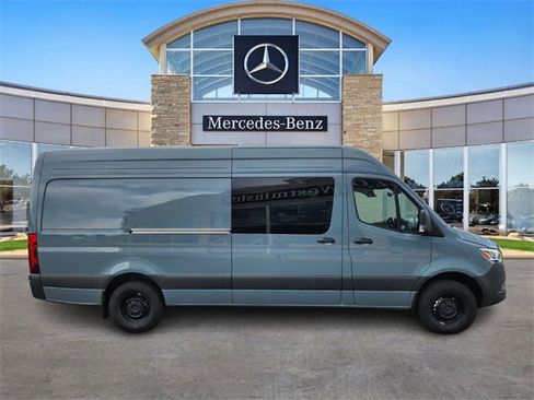 New 2025 Mercedes-Benz Sprinter 2500 image 5