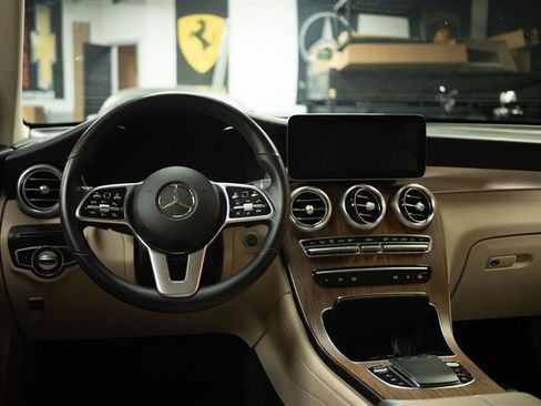 Used 2022 Mercedes-Benz GLC 300 4MATIC image 18