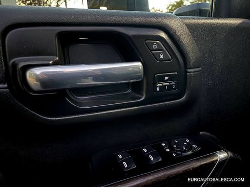Used 2021 GMC Sierra 2500 Denali w/ Denali Ultimate Package image 32