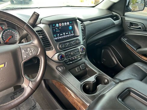 Used 2018 Chevrolet Suburban LT image 37