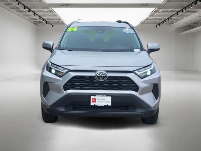 Used 2024 Toyota RAV4 XLE FWD image 9
