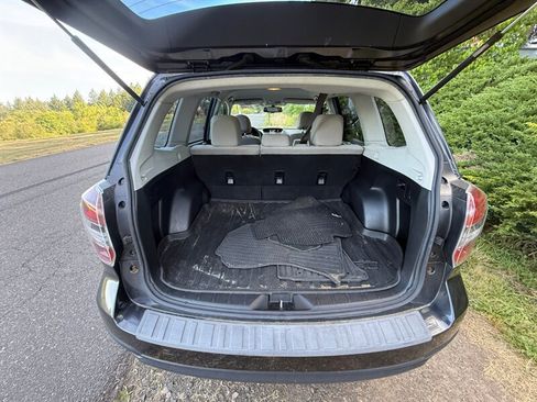 Used 2015 Subaru Forester 2.5i image 8